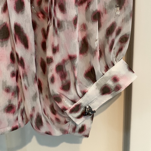 Women’s size M Talbots Holiday blouse - Picture 3 of 5